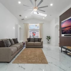 5-Bed Villa w/ Private Pool